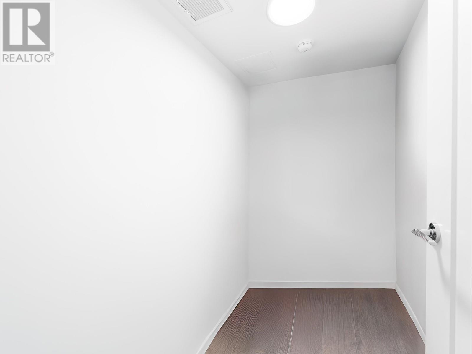 Listing Picture 18 of 29 : 306 477 W 59TH AVENUE, Vancouver / 溫哥華 - 魯藝地產 Yvonne Lu Group - MLS Medallion Club Member