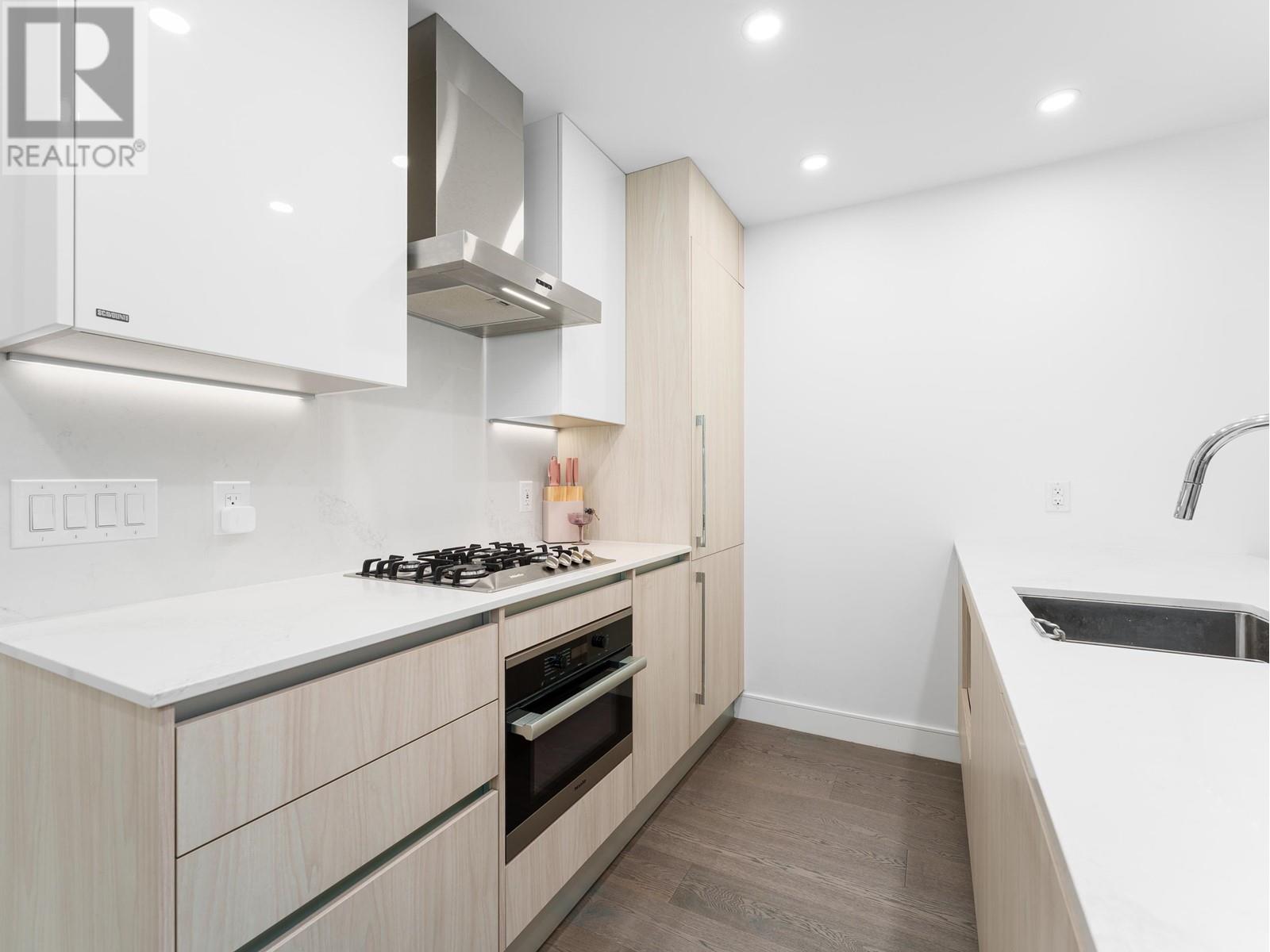 Listing Picture 6 of 29 : 306 477 W 59TH AVENUE, Vancouver / 溫哥華 - 魯藝地產 Yvonne Lu Group - MLS Medallion Club Member