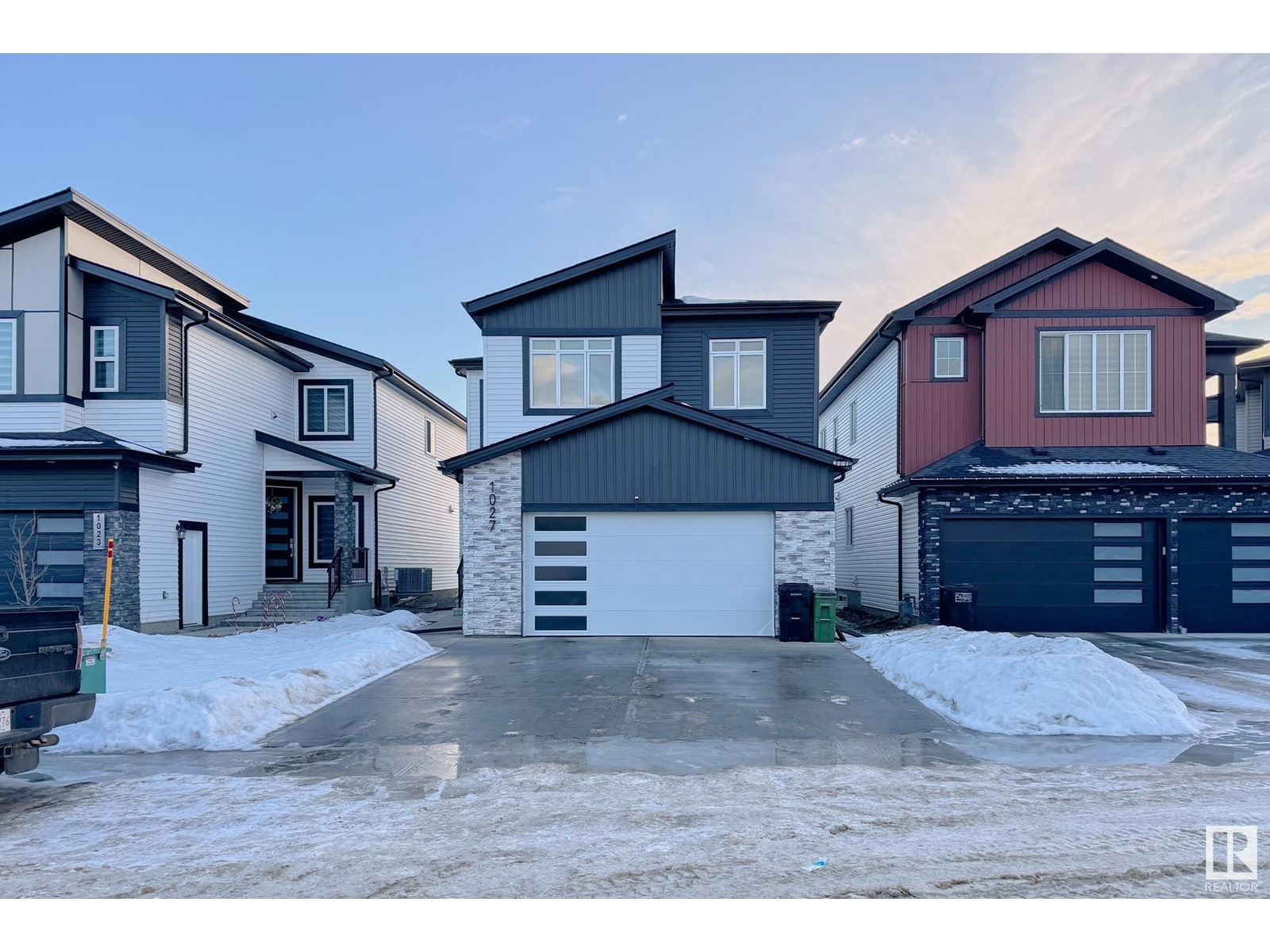 Property at 1027 151 AV NW NW image 1