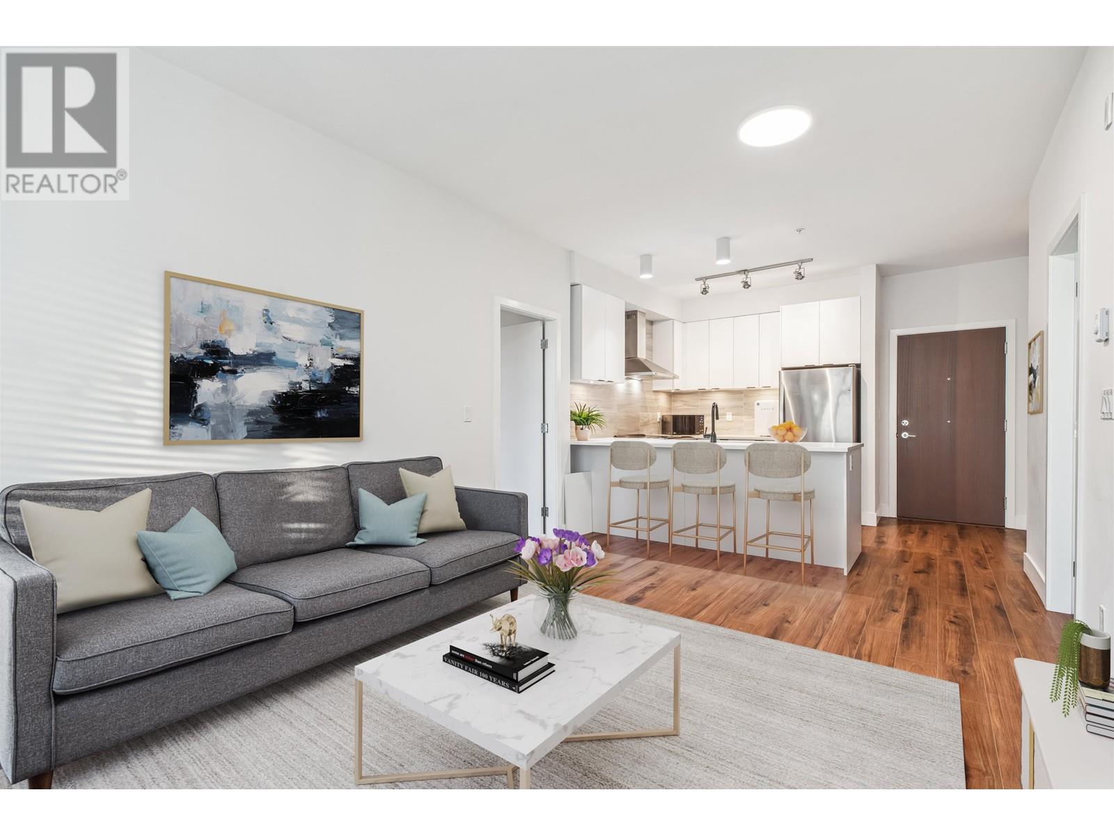 Listing Picture 3 of 15 : PH 51 5355 LANE STREET, Burnaby / 本拿比 - 魯藝地產 Yvonne Lu Group - MLS Medallion Club Member