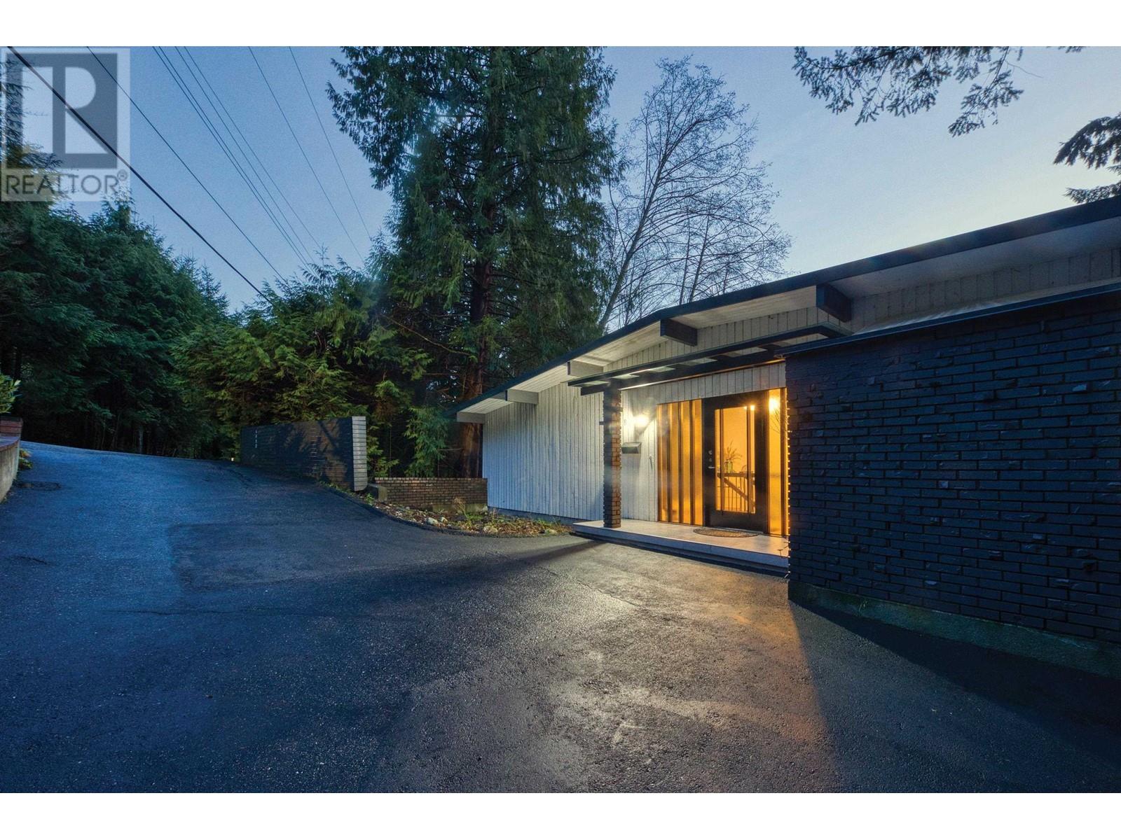 4880 Skyline Drive, North Vancouver, British Columbia  V7R 3J3 - Photo 12 - R2955286