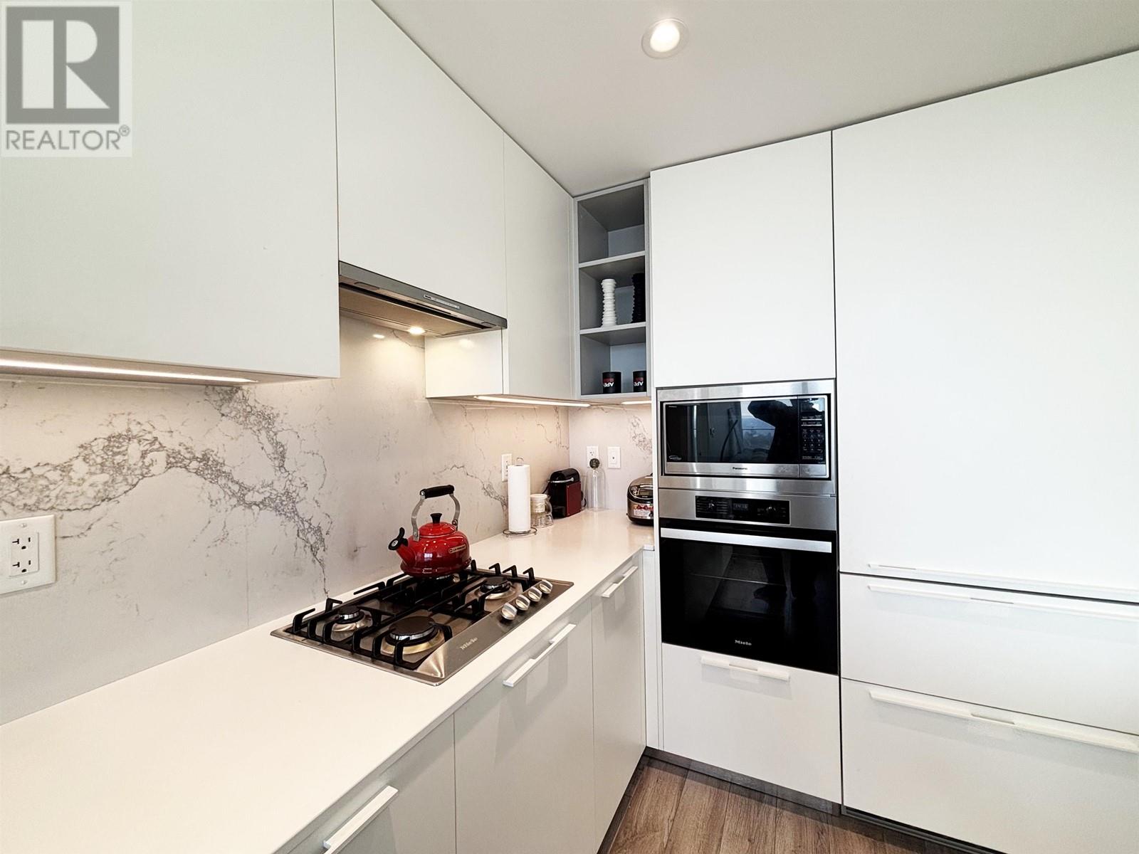 Listing Picture 5 of 22 : 1108 6699 DUNBLANE AVENUE, Burnaby / 本拿比 - 魯藝地產 Yvonne Lu Group - MLS Medallion Club Member