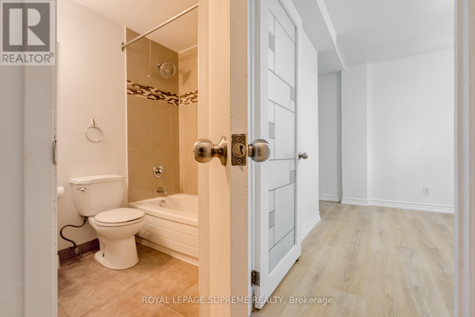 Bsmt - 252 Symington Avenue, Toronto, Ontario  M6P 3R2 - Photo 21 - W11931403