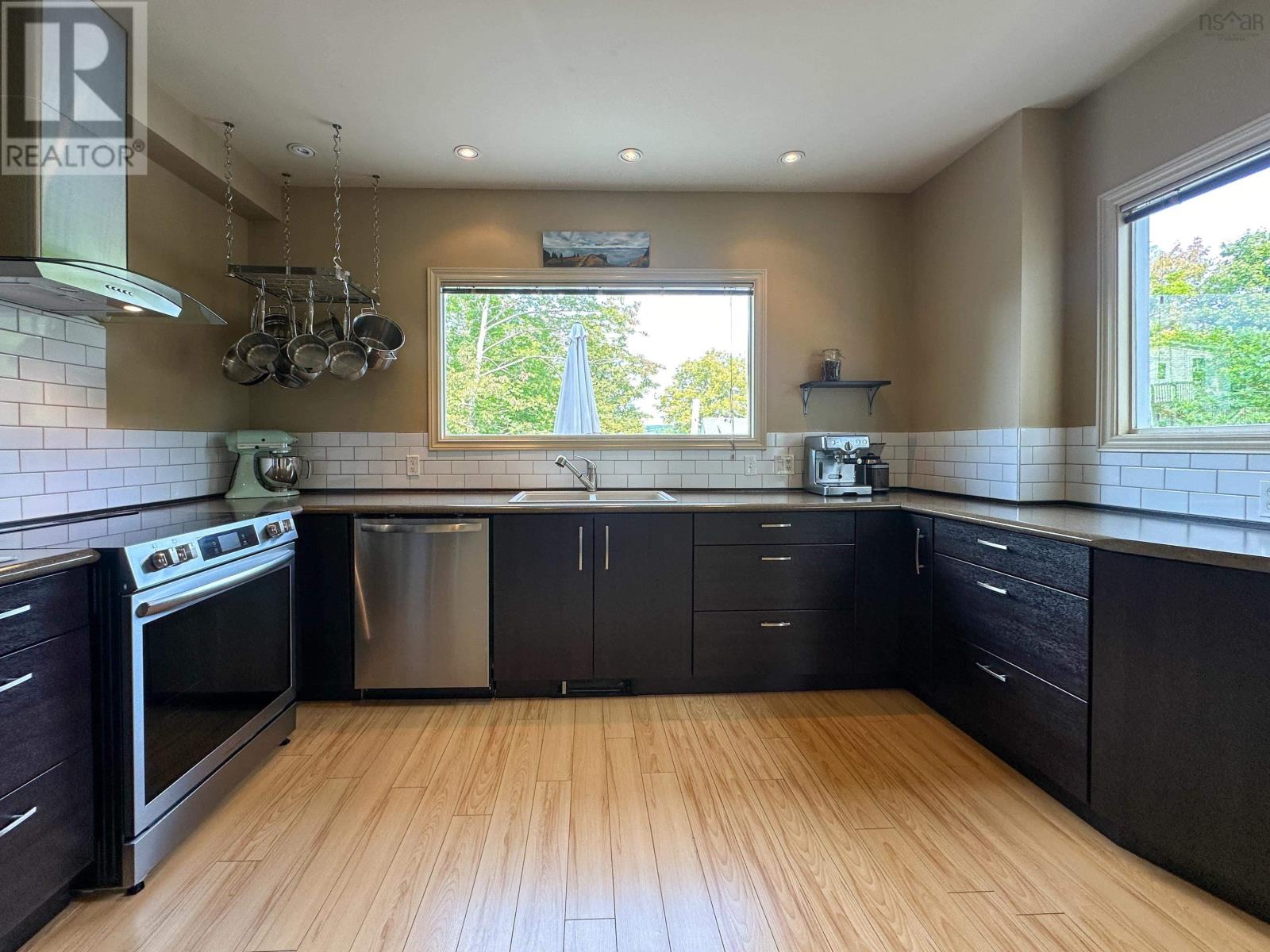 20 Queen Street, Bridgewater, Nova Scotia  B4V 1P2 - Photo 23 - 202422239