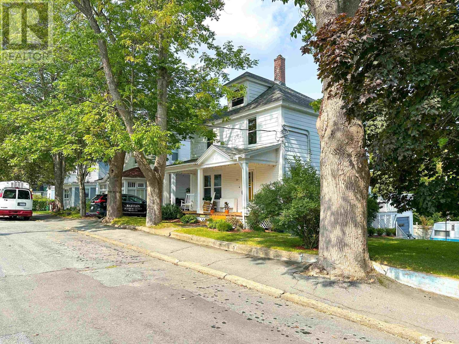 20 Queen Street, Bridgewater, Nova Scotia  B4V 1P2 - Photo 5 - 202422239