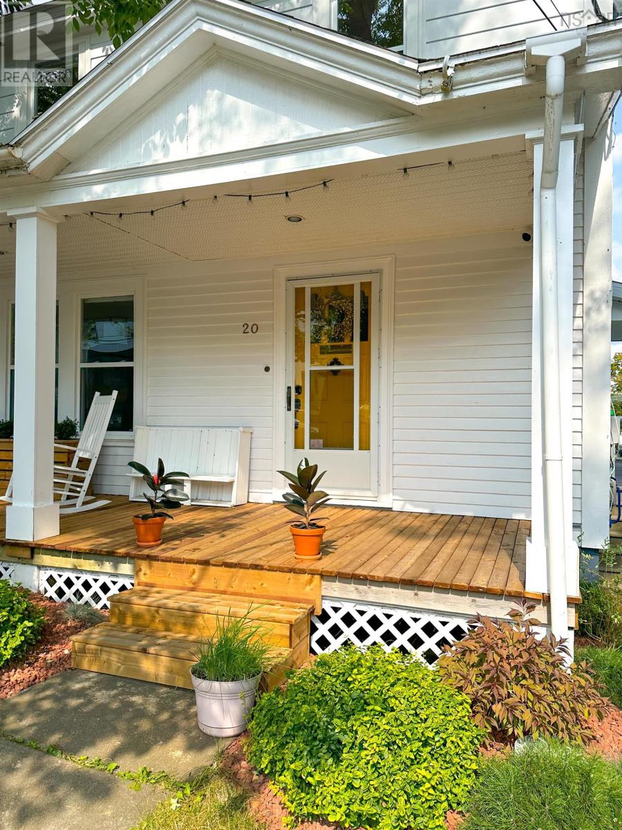 20 Queen Street, Bridgewater, Nova Scotia  B4V 1P2 - Photo 7 - 202422239