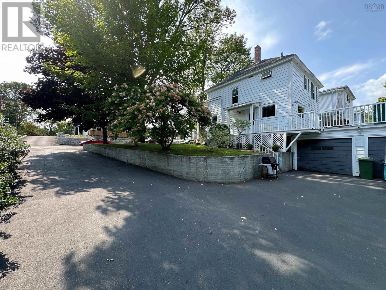 20 Queen Street, Bridgewater, Nova Scotia  B4V 1P2 - Photo 9 - 202422239