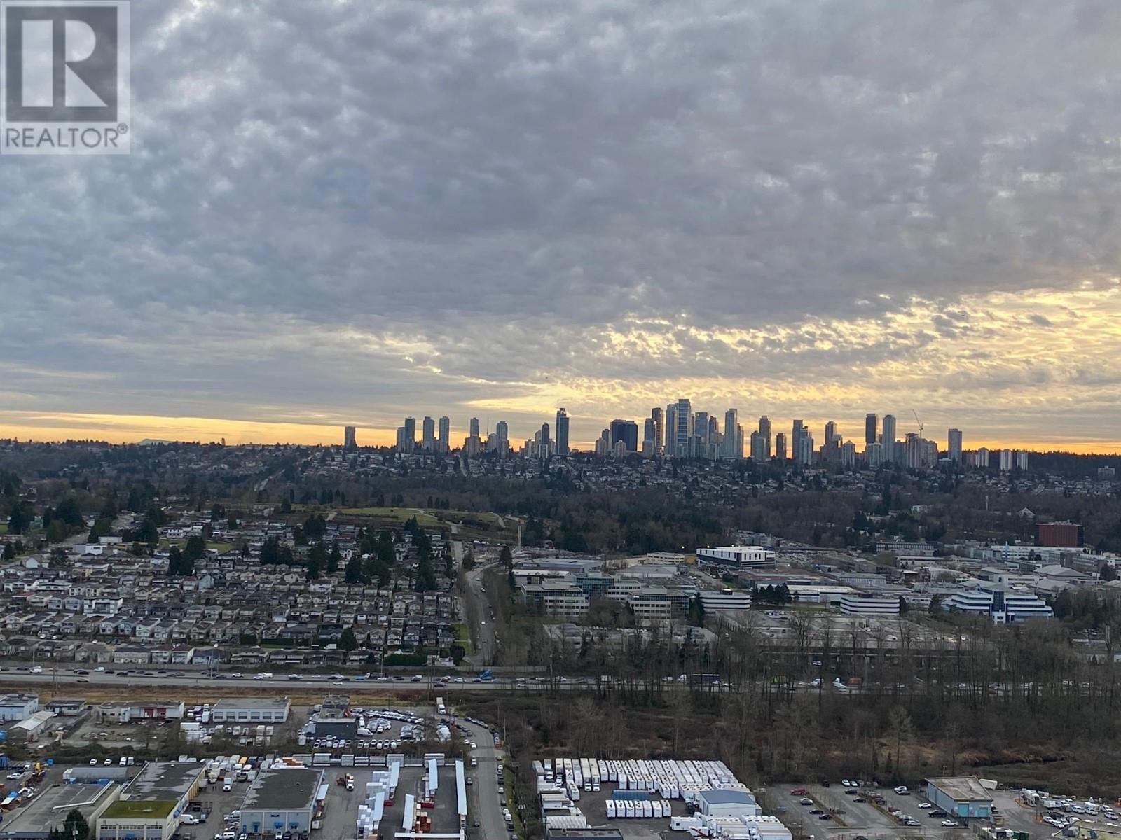 Listing Picture 4 of 14 : 3310 4890 LOUGHEED HIGHWAY, Burnaby / 本拿比 - 魯藝地產 Yvonne Lu Group - MLS Medallion Club Member