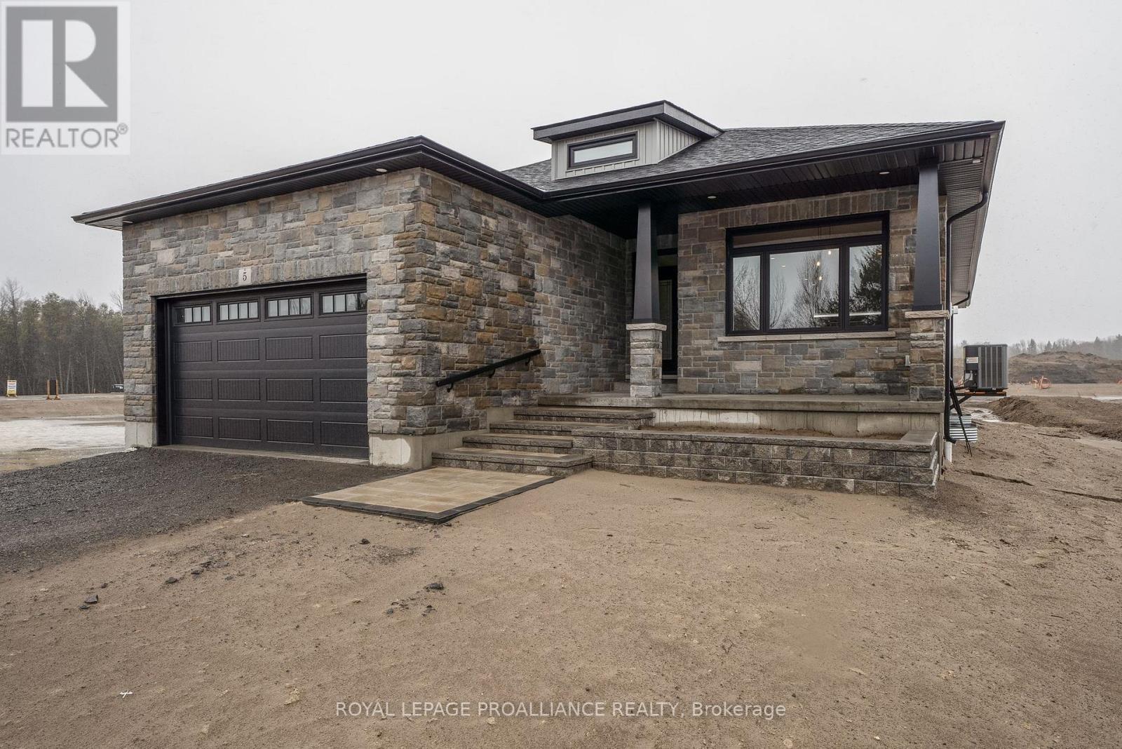 Property at 30 MACKENZIE JOHN CRESCENT image 1