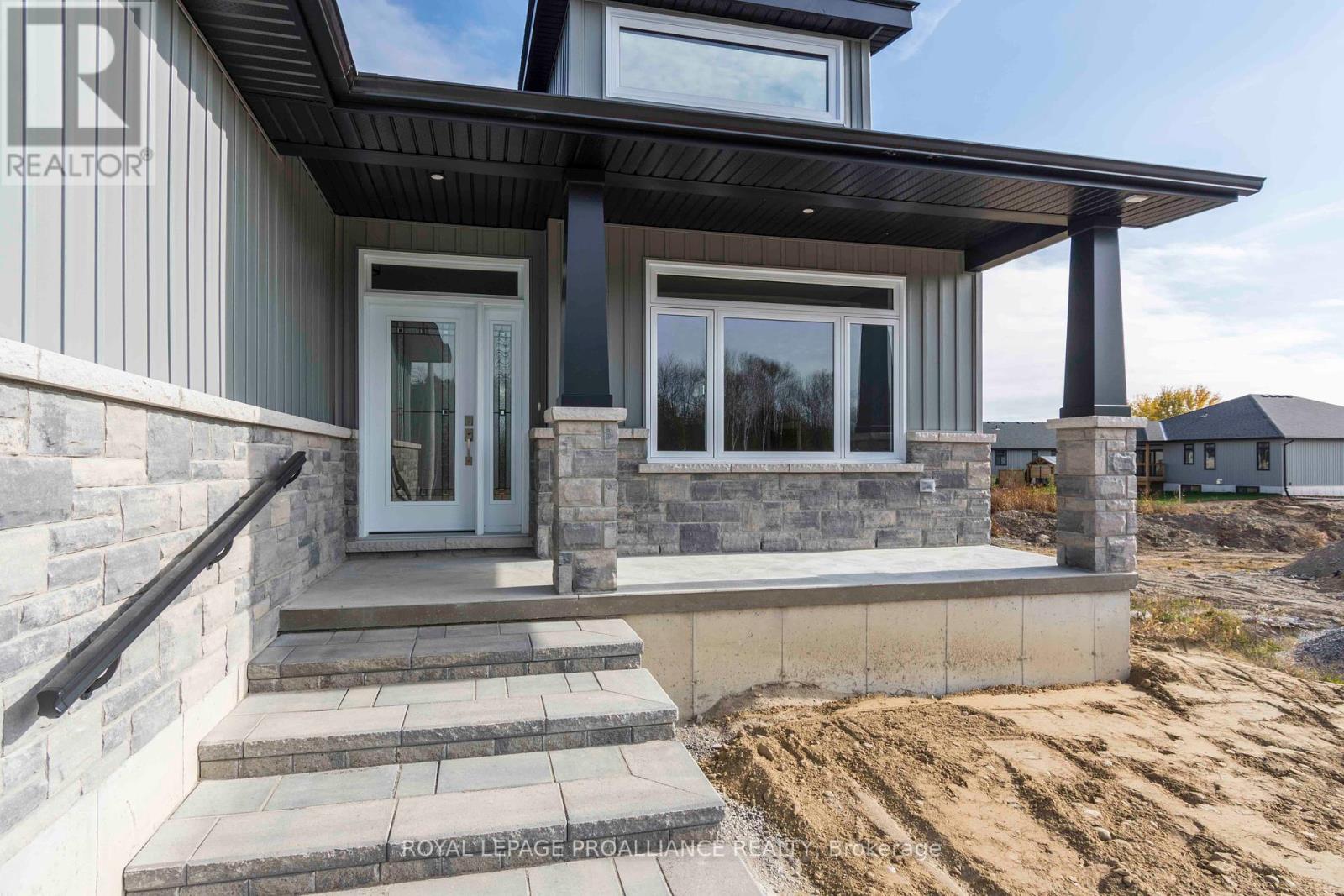Property at 31 MACKENZIE JOHN CRESCENT image 3
