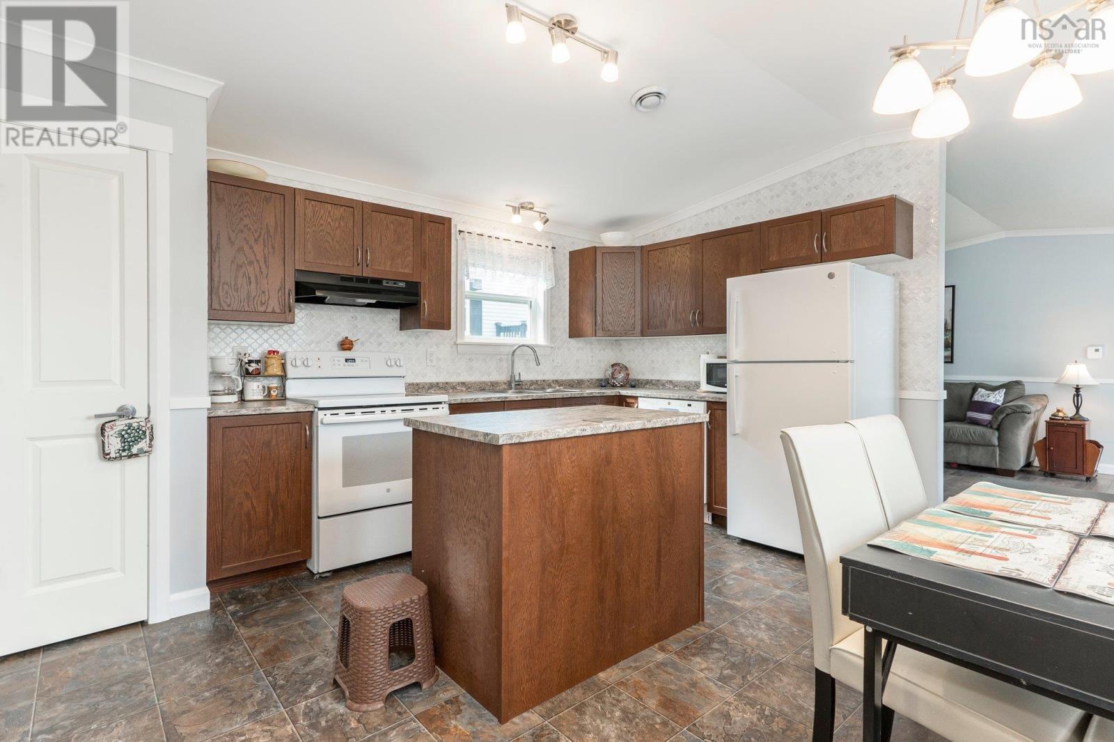 1188 Susan Drive, Beaver Bank, Nova Scotia  B4E 1P1 - Photo 10 - 202501232