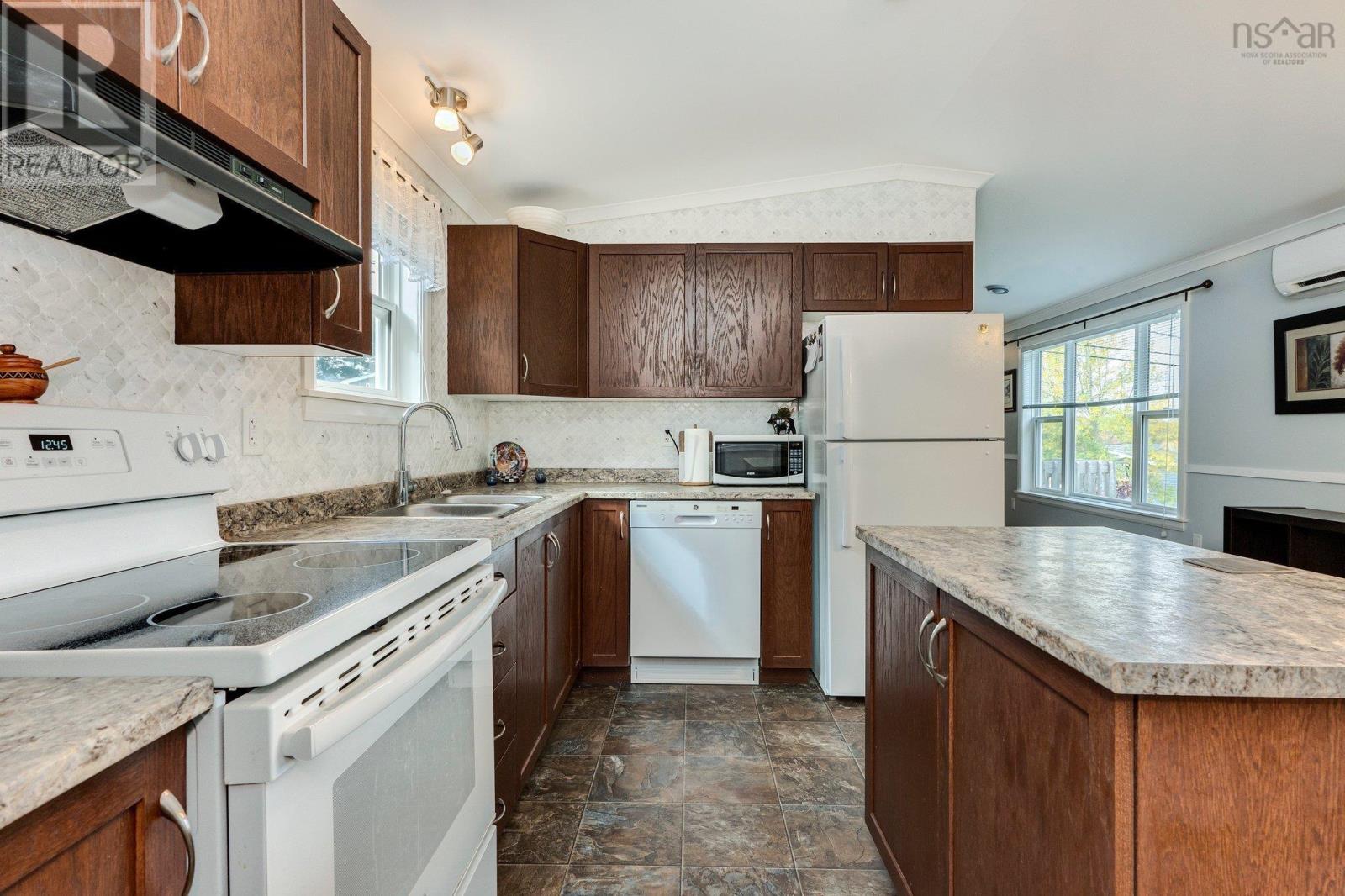 1188 Susan Drive, Beaver Bank, Nova Scotia  B4E 1P1 - Photo 12 - 202501232