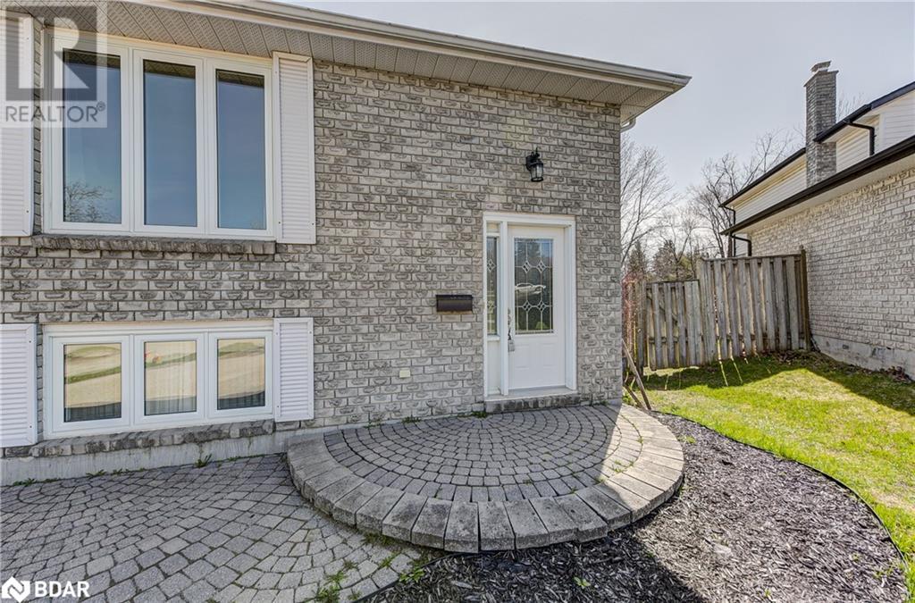 64 Mcconkey Place Unit# Upper, Barrie, Ontario  L4N 6H3 - Photo 2 - 40691755