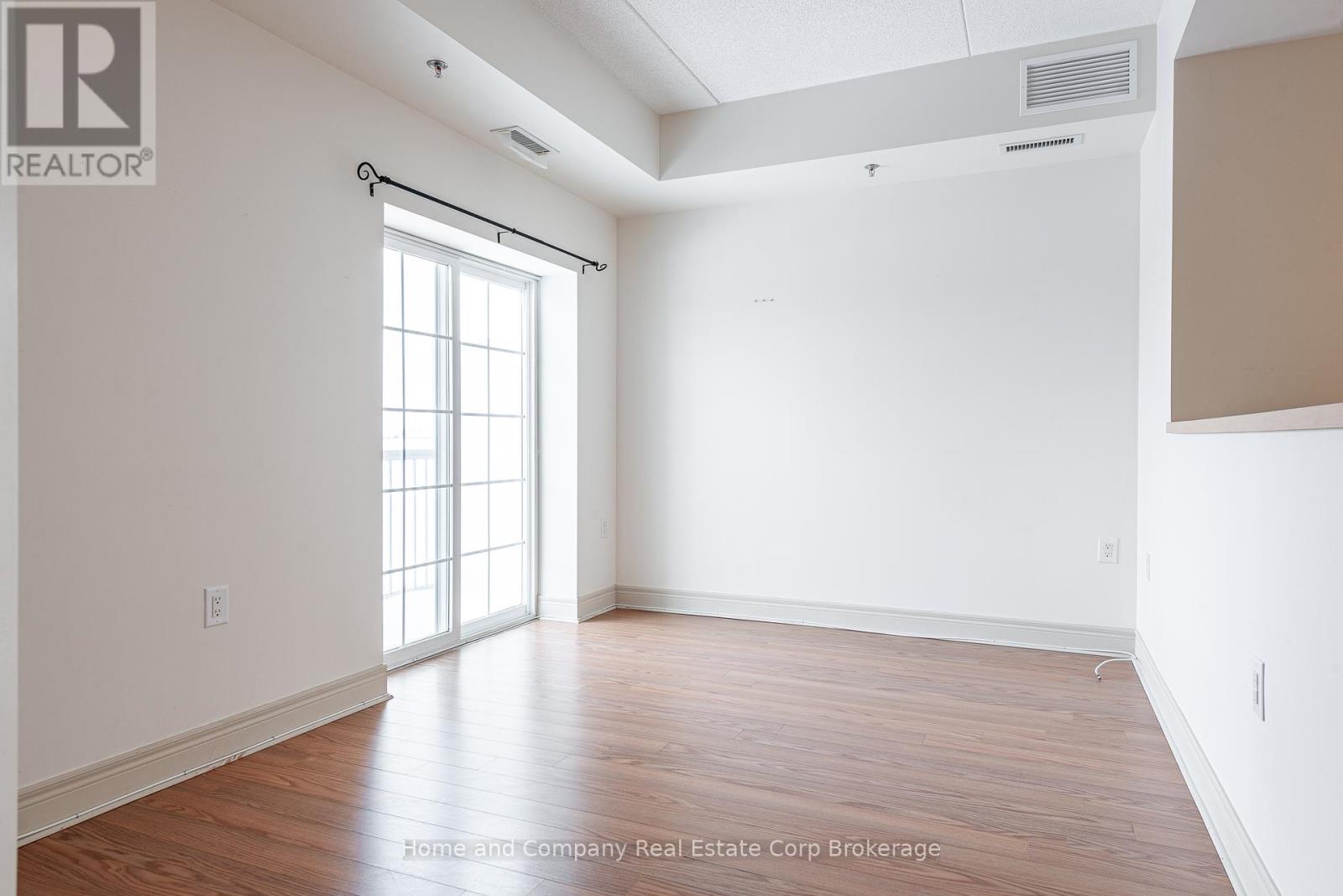 Property at 334 - 200 MCCARTHY ROAD image 3