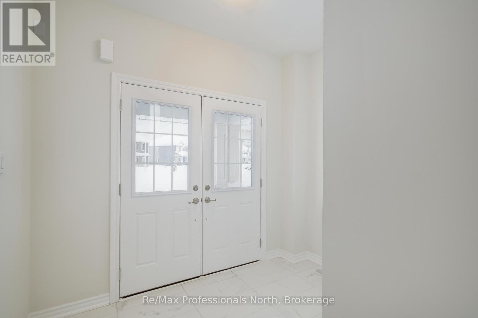 335 Beechwood Forest Lane, Gravenhurst, Ontario  P1P 0H8 - Photo 3 - X11931893
