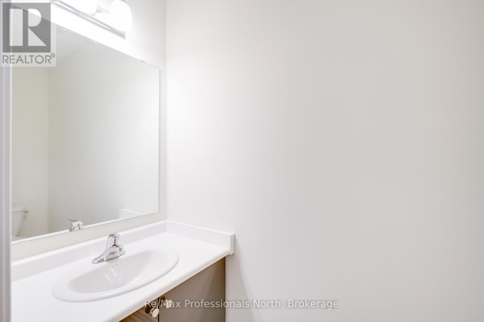 335 Beechwood Forest Lane, Gravenhurst, Ontario  P1P 0H8 - Photo 5 - X11931893