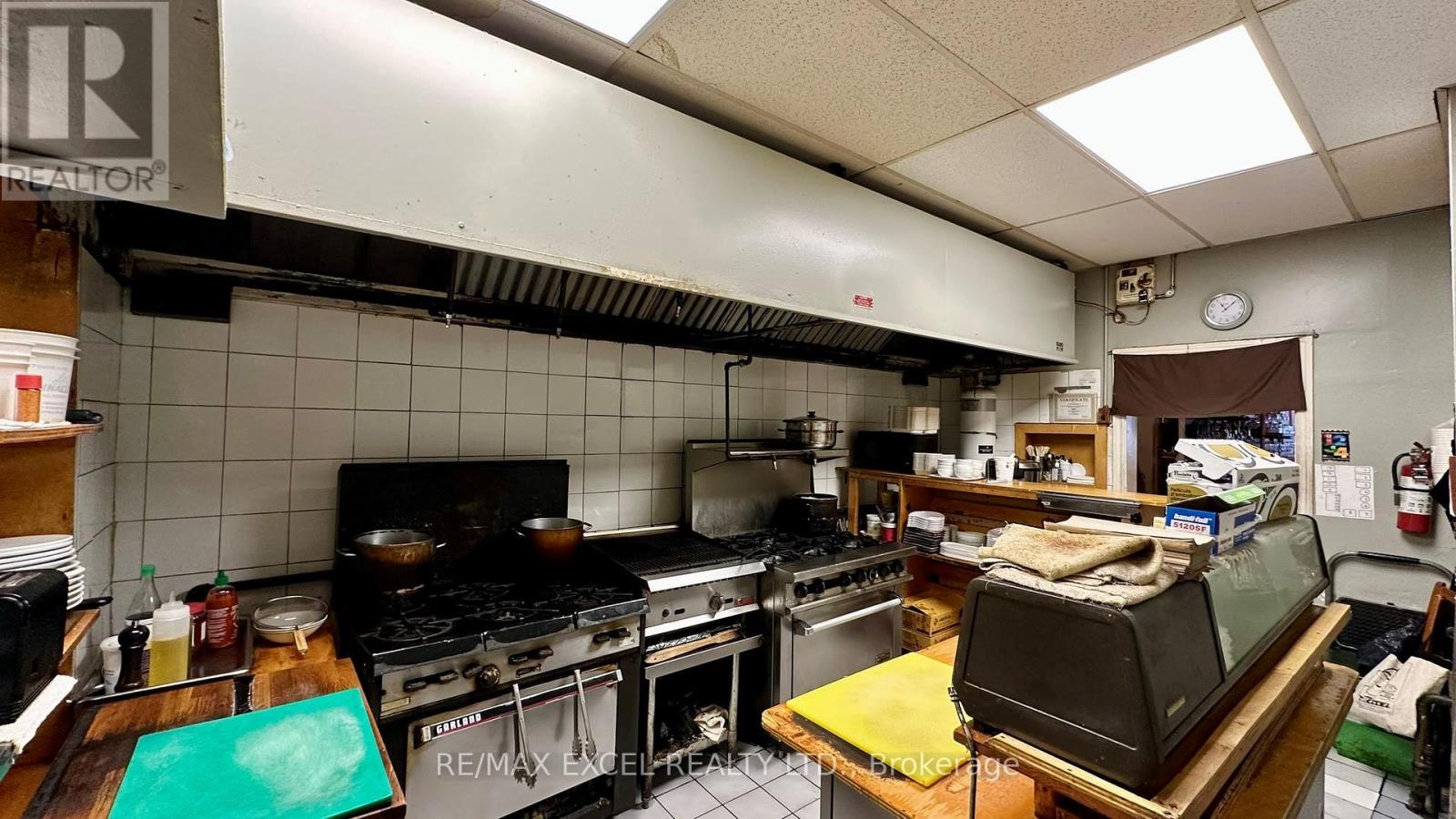 Property at 207 OSSINGTON AVENUE image 5