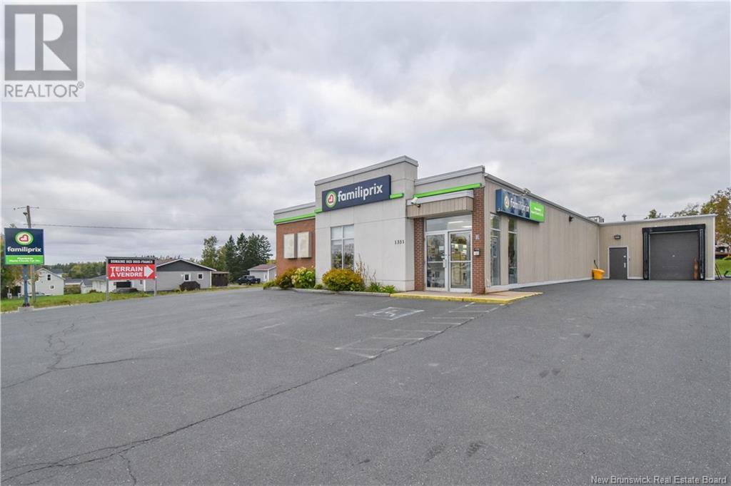 Property at 1351 des Fondateurs Street image 2