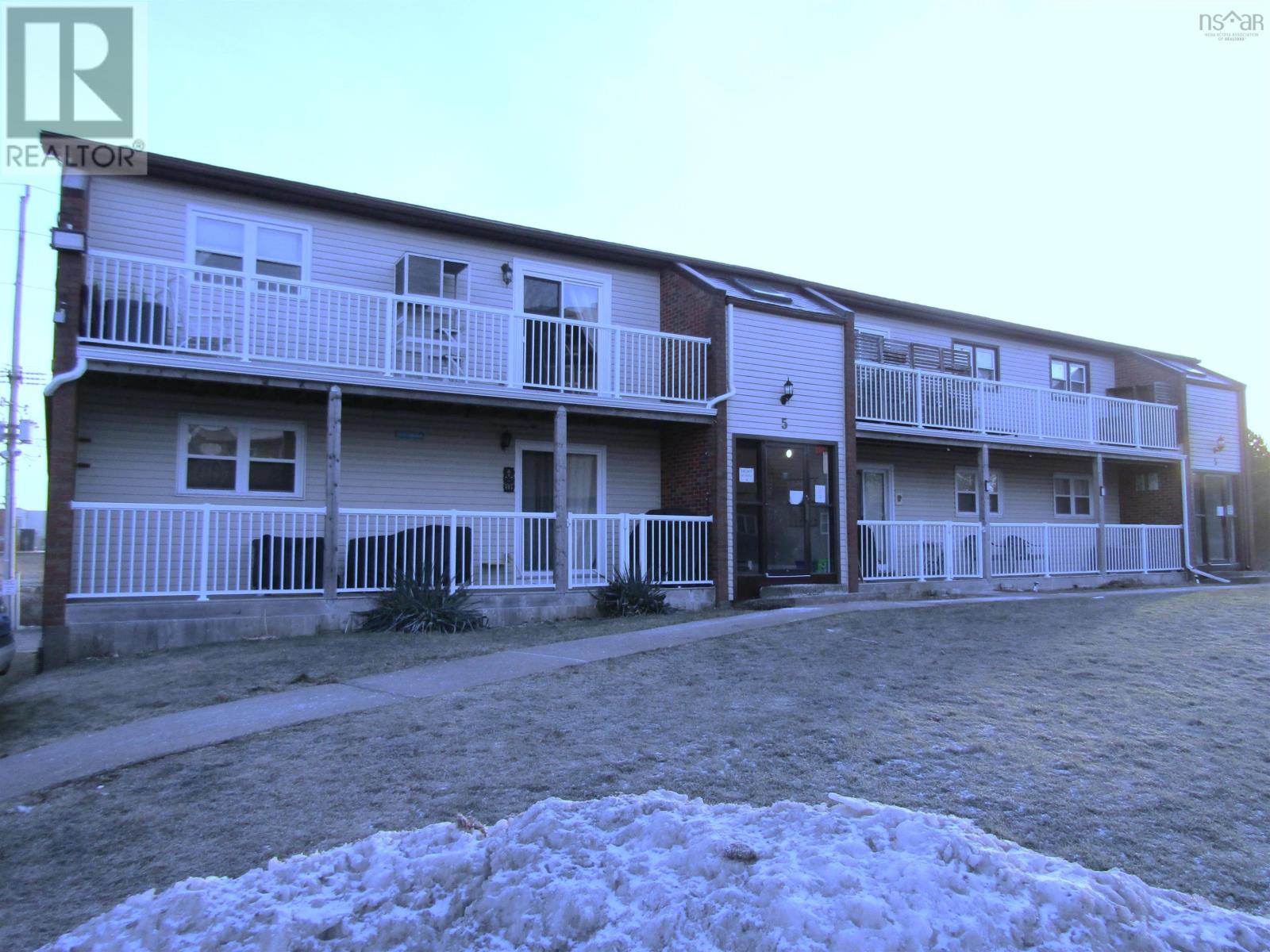 13 5 Rose Way, Dartmouth, Nova Scotia  B2Y 4L9 - Photo 1 - 202501246