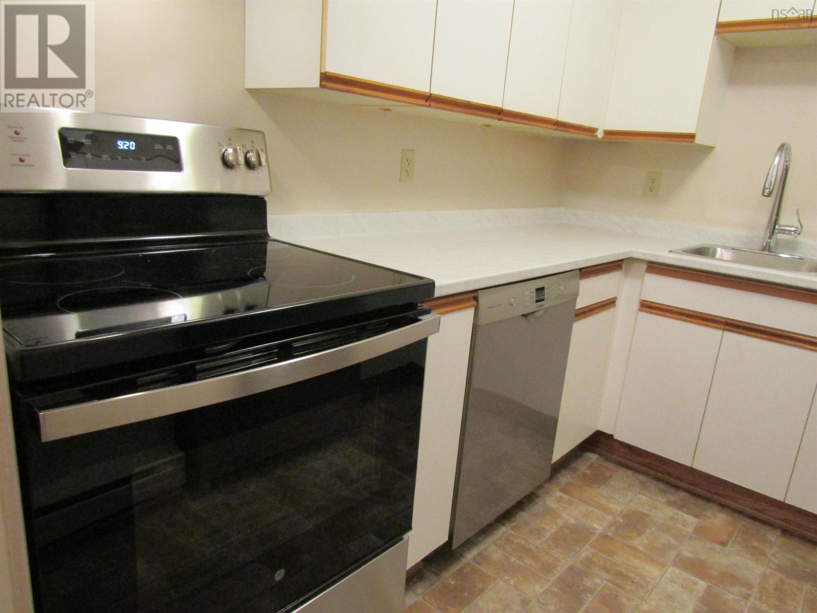 13 5 Rose Way, Dartmouth, Nova Scotia  B2Y 4L9 - Photo 8 - 202501246