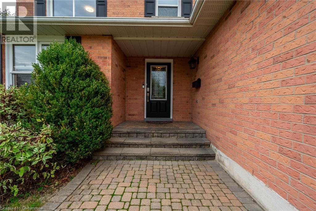 2083 Edgebank Court, Burlington, Ontario  L7M 2S8 - Photo 2 - 40660310