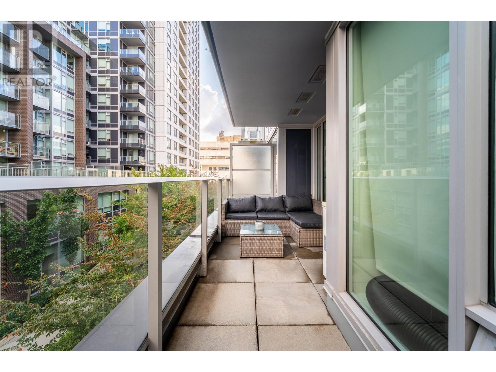 Listing Picture 16 of 27 : 619 5598 ORMIDALE STREET, Vancouver / 溫哥華 - 魯藝地產 Yvonne Lu Group - MLS Medallion Club Member