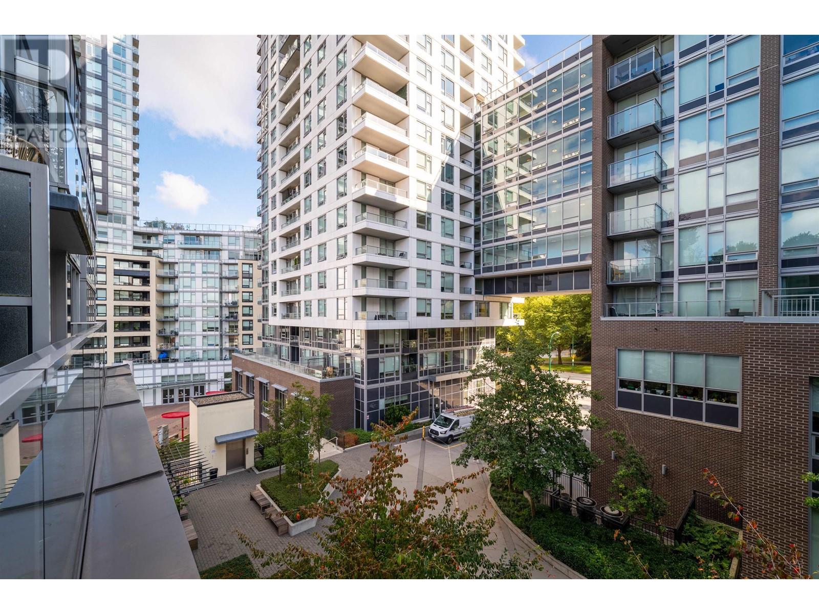 Listing Picture 15 of 27 : 619 5598 ORMIDALE STREET, Vancouver / 溫哥華 - 魯藝地產 Yvonne Lu Group - MLS Medallion Club Member