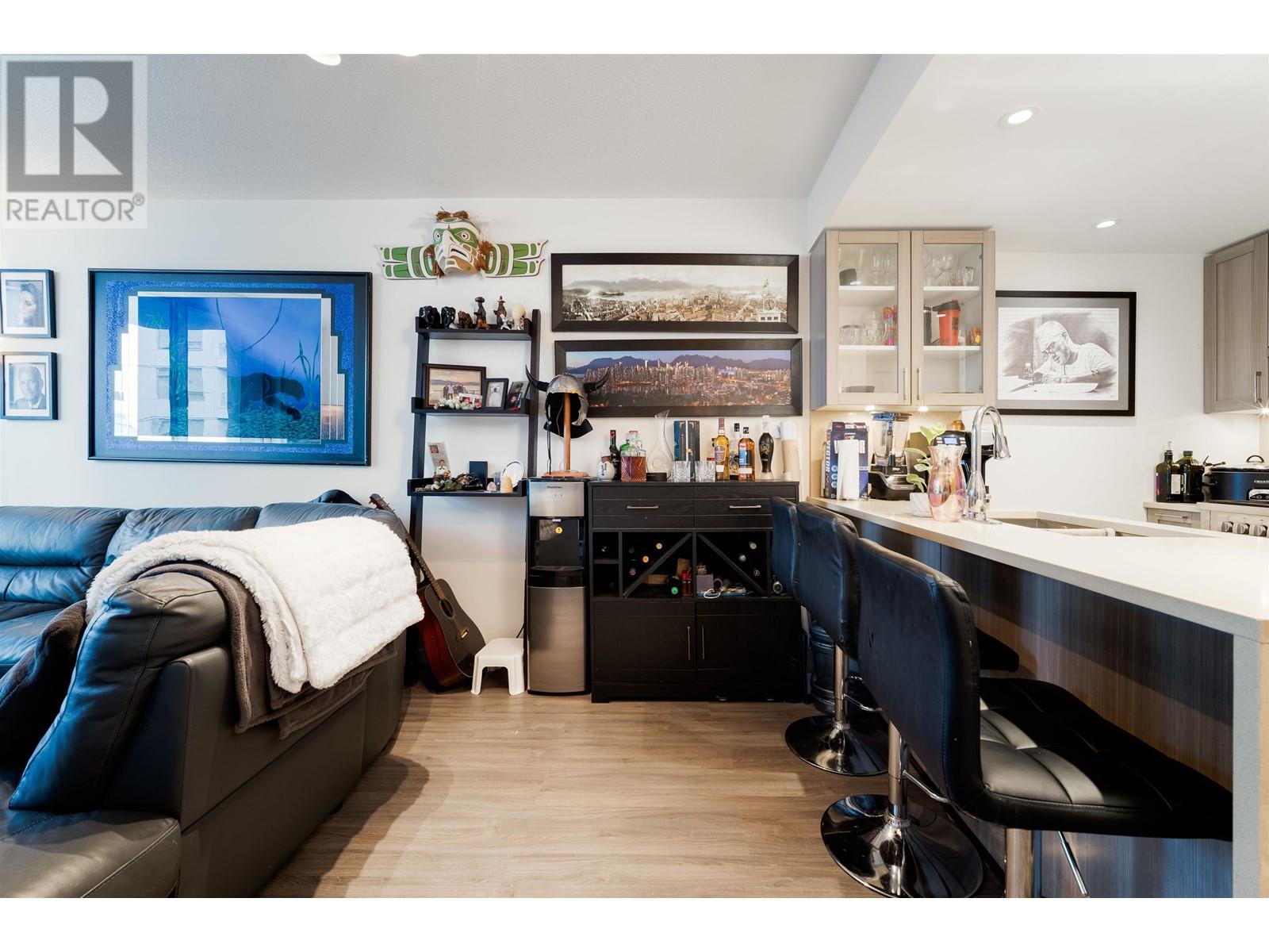 Listing Picture 5 of 27 : 619 5598 ORMIDALE STREET, Vancouver / 溫哥華 - 魯藝地產 Yvonne Lu Group - MLS Medallion Club Member