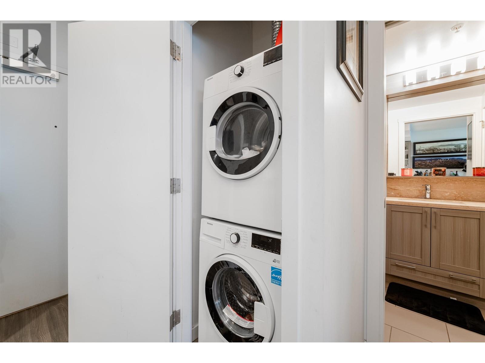 Listing Picture 12 of 27 : 619 5598 ORMIDALE STREET, Vancouver / 溫哥華 - 魯藝地產 Yvonne Lu Group - MLS Medallion Club Member