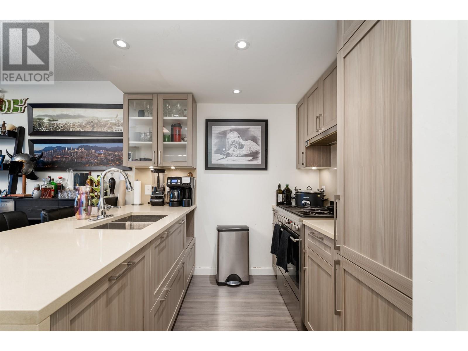 Listing Picture 4 of 27 : 619 5598 ORMIDALE STREET, Vancouver / 溫哥華 - 魯藝地產 Yvonne Lu Group - MLS Medallion Club Member