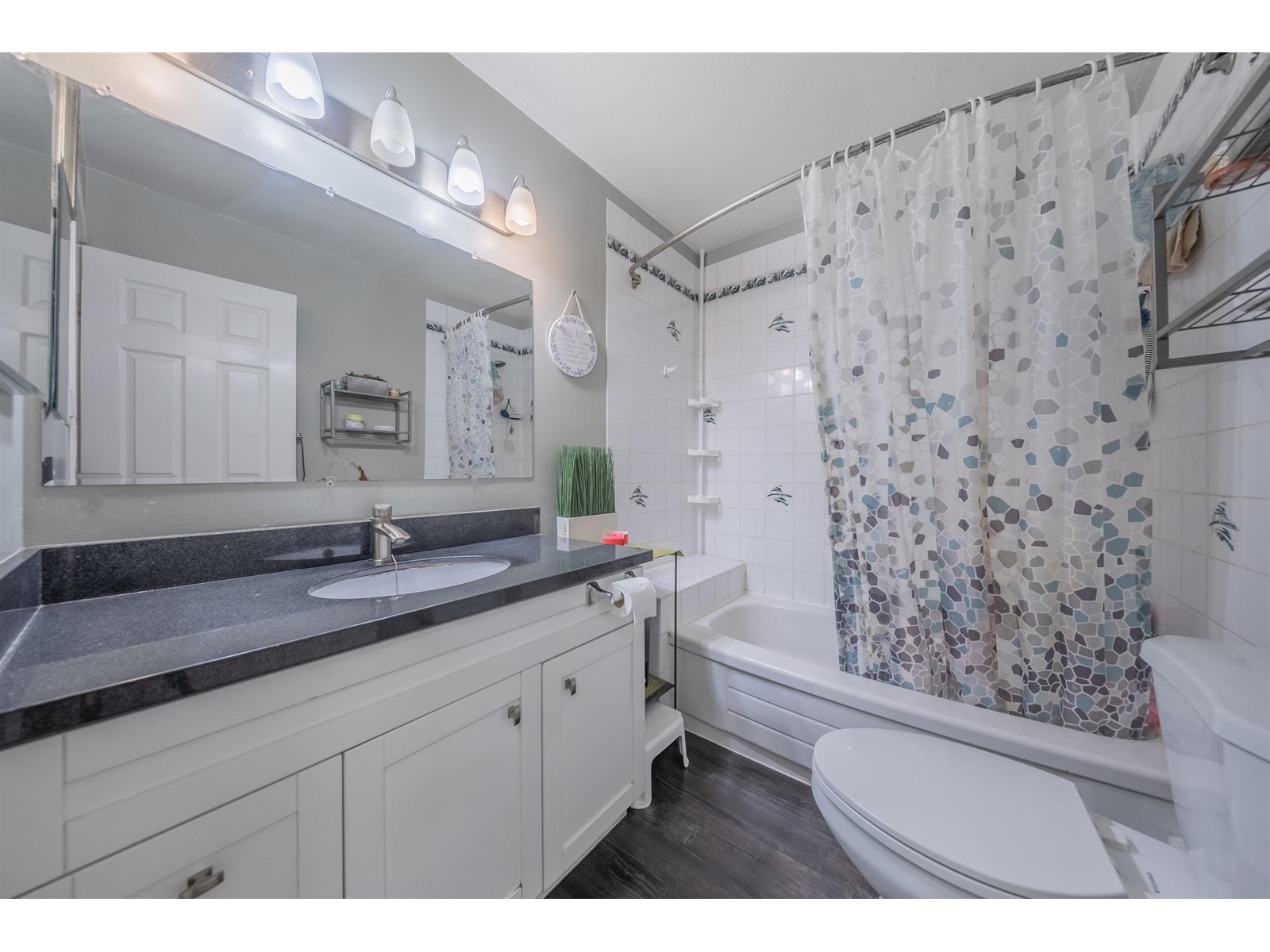 10560 Holly Park Lane, Surrey, British Columbia  V3R 6X9 - Photo 17 - R2956389