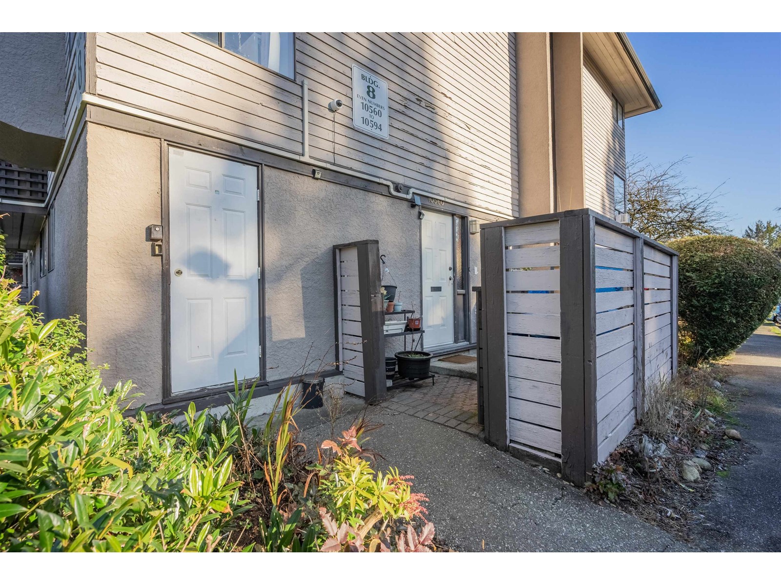 Property at 10560 HOLLY PARK LANE image 2