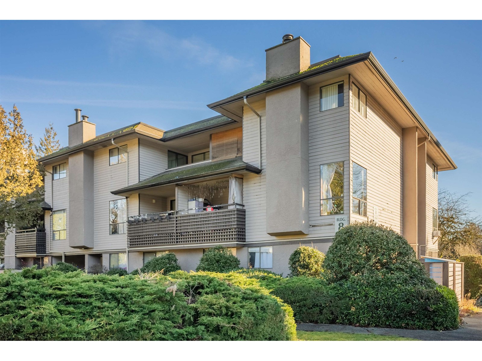 Property at 10560 HOLLY PARK LANE image 1