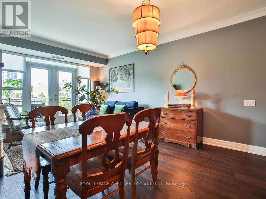 Property at 401 - 9 BURNHAMTHORPE CRESCENT image 4