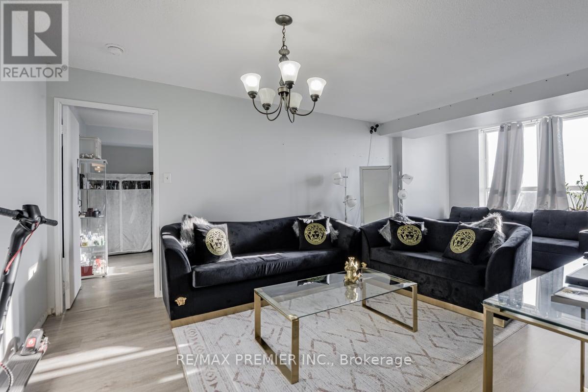 Property at 1114 - 330 MCCOWAN ROAD image 5