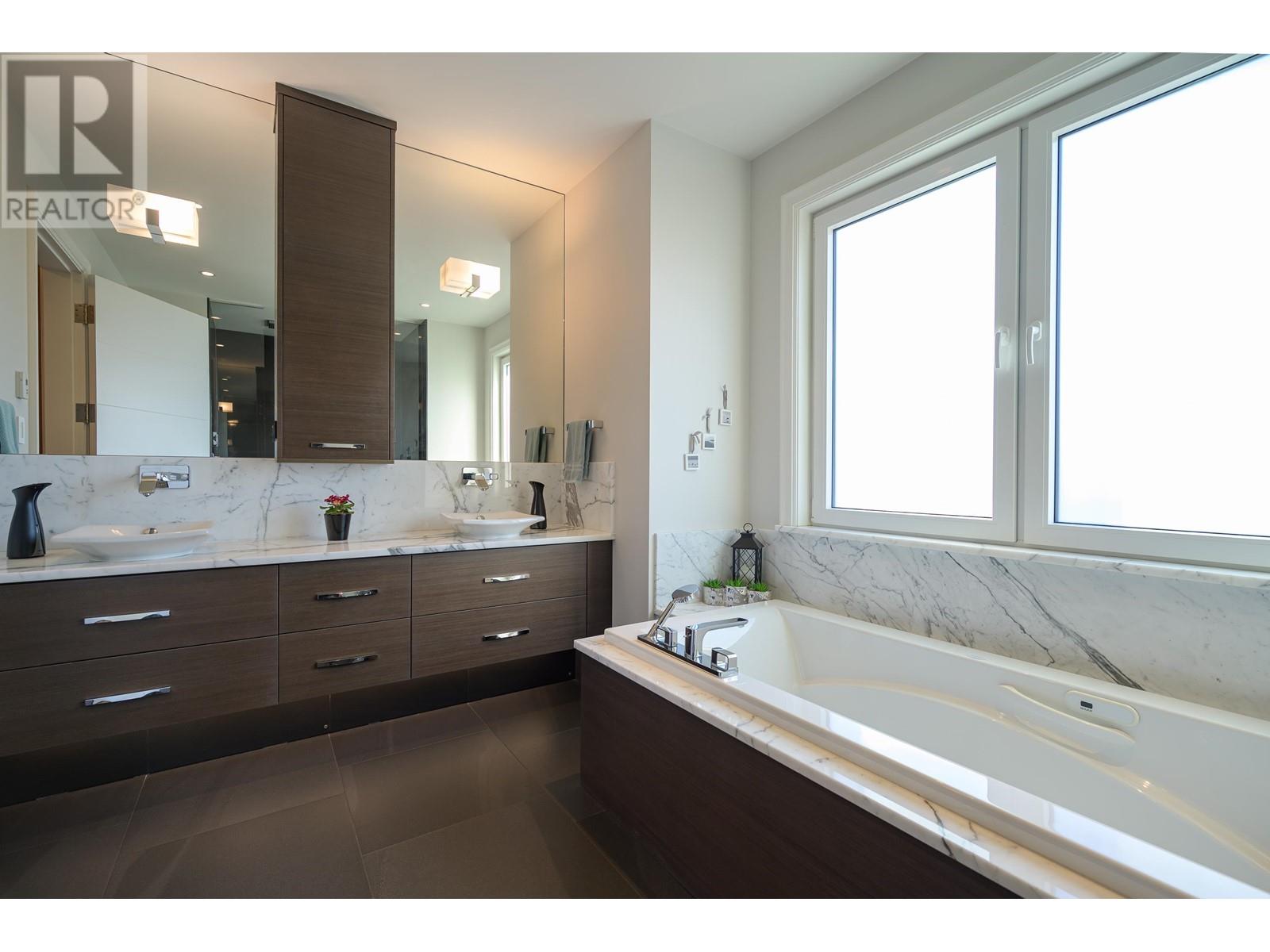 271 Centennial Parkway, Delta, British Columbia  V4L 1K6 - Photo 31 - R2957615