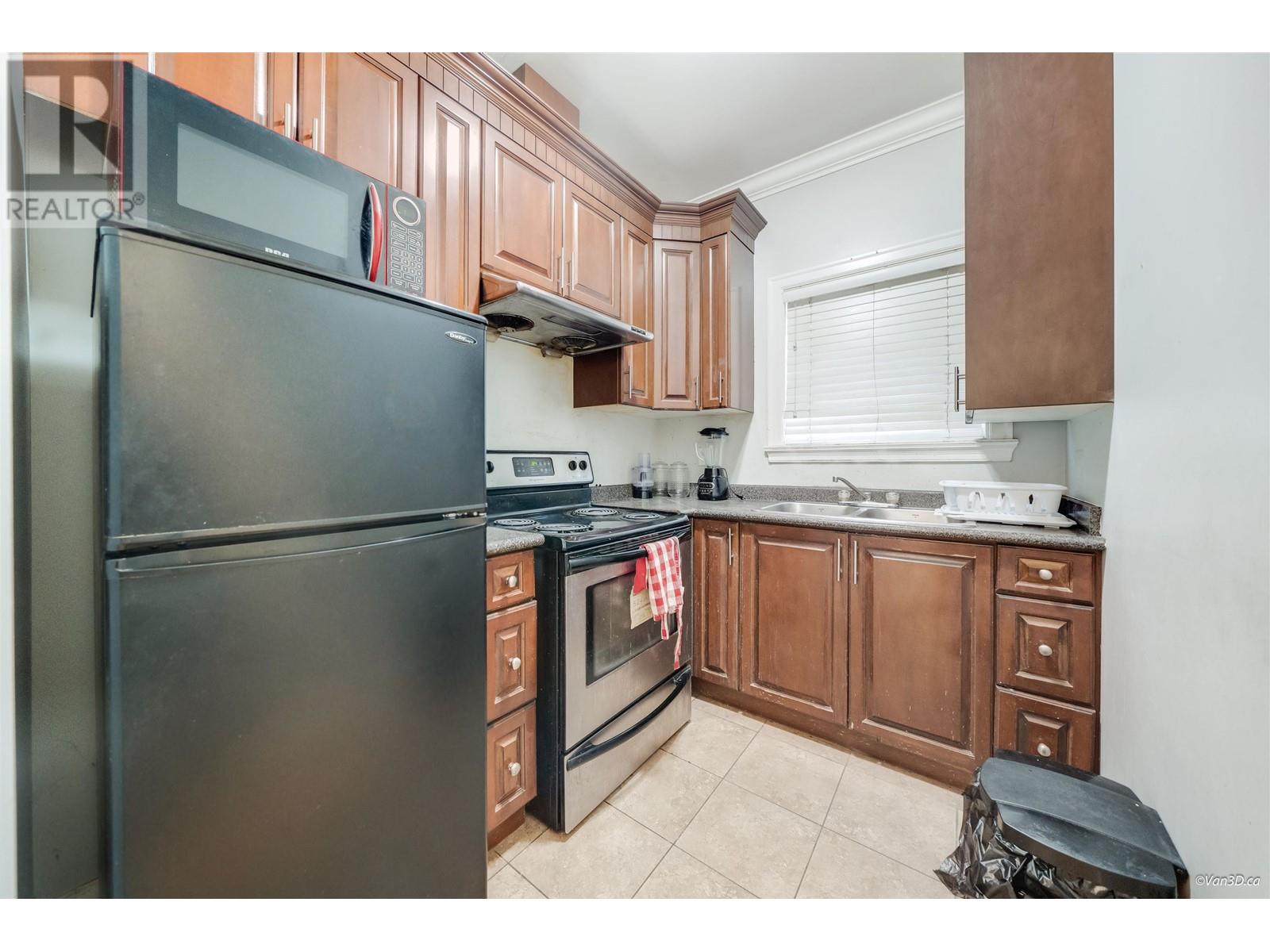 7821 17th Avenue, Burnaby, British Columbia  V3N 1M1 - Photo 10 - R2957806