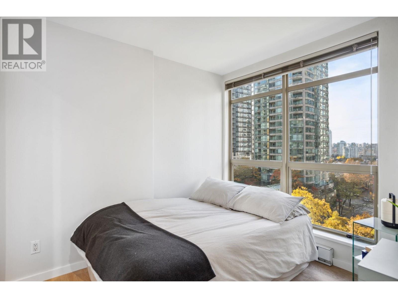 Listing Picture 15 of 33 : 705 819 HAMILTON STREET, Vancouver / 溫哥華 - 魯藝地產 Yvonne Lu Group - MLS Medallion Club Member