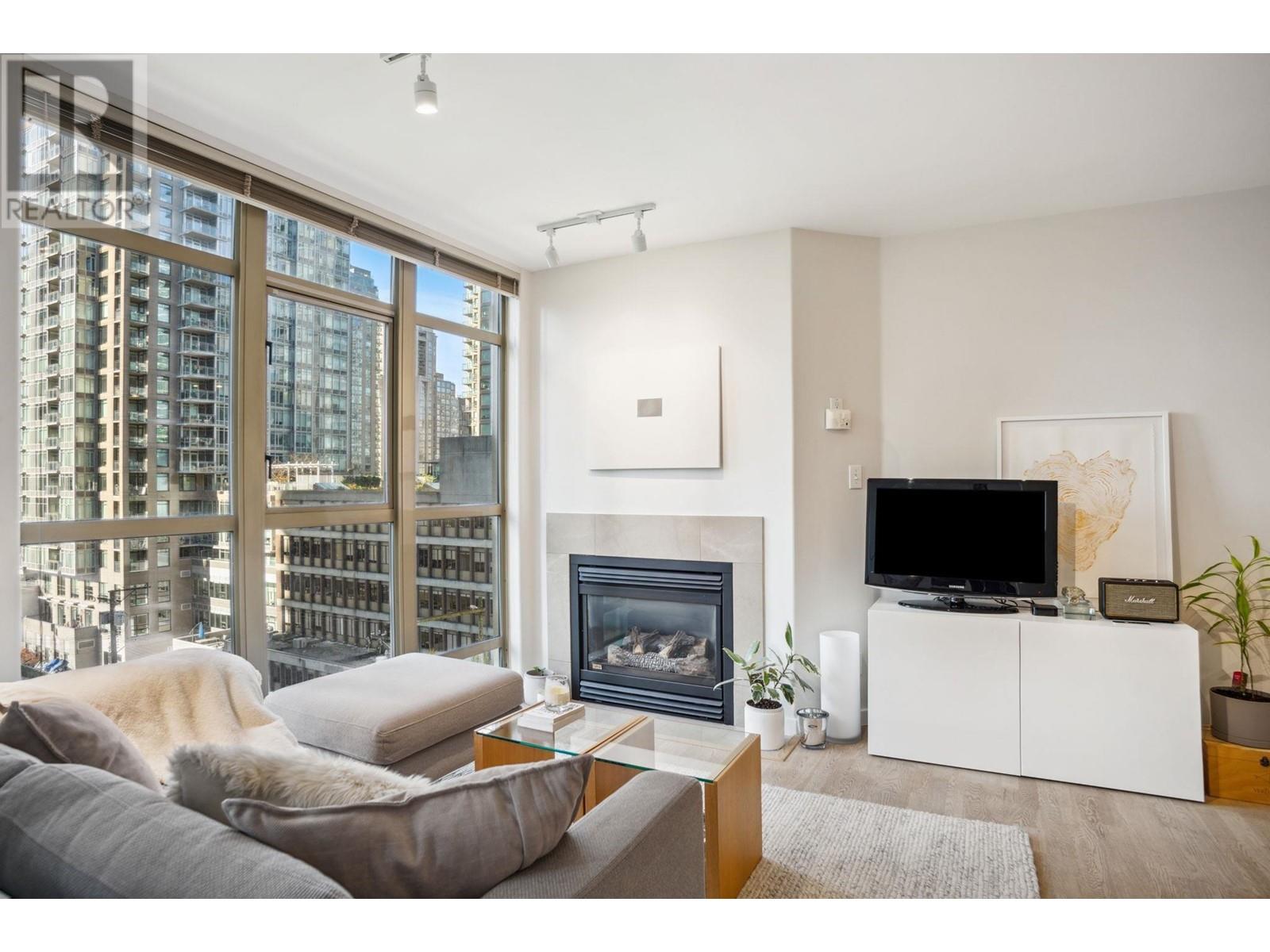 Listing Picture 7 of 33 : 705 819 HAMILTON STREET, Vancouver / 溫哥華 - 魯藝地產 Yvonne Lu Group - MLS Medallion Club Member