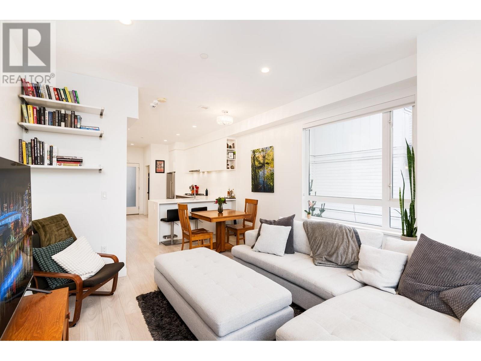 Listing Picture 13 of 25 : 101 321 E 16TH AVENUE, Vancouver / 溫哥華 - 魯藝地產 Yvonne Lu Group - MLS Medallion Club Member