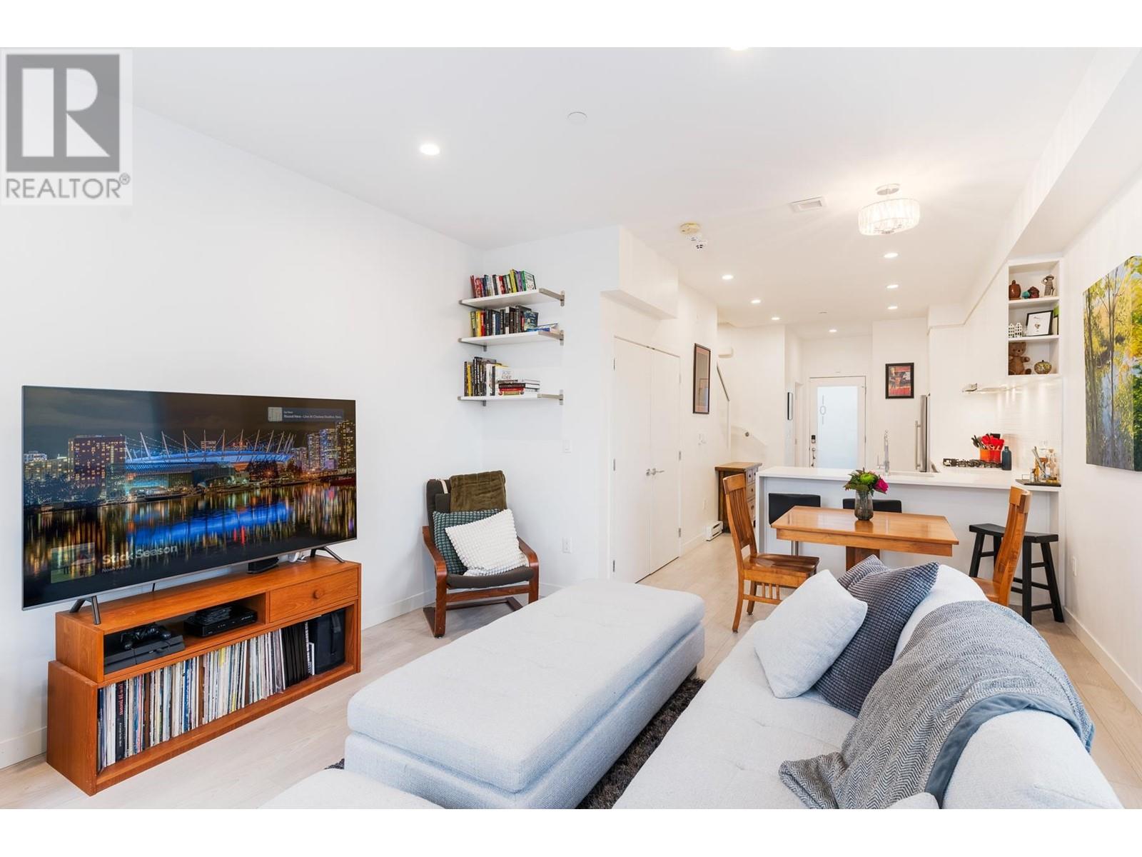 Listing Picture 14 of 25 : 101 321 E 16TH AVENUE, Vancouver / 溫哥華 - 魯藝地產 Yvonne Lu Group - MLS Medallion Club Member