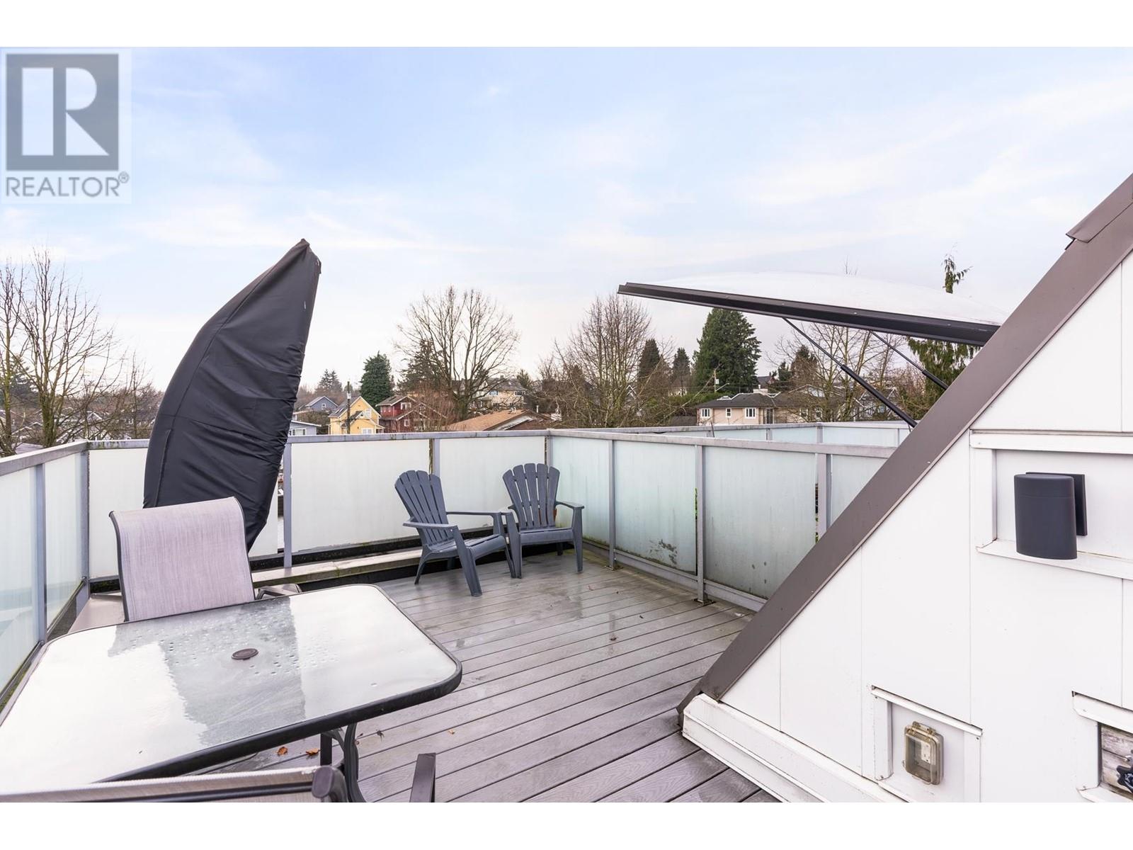 Listing Picture 3 of 25 : 101 321 E 16TH AVENUE, Vancouver / 溫哥華 - 魯藝地產 Yvonne Lu Group - MLS Medallion Club Member