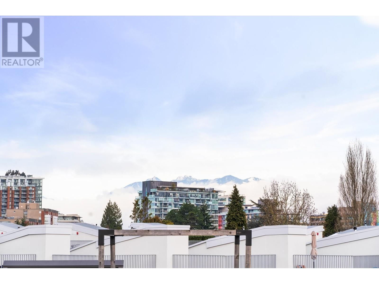 Listing Picture 4 of 25 : 101 321 E 16TH AVENUE, Vancouver / 溫哥華 - 魯藝地產 Yvonne Lu Group - MLS Medallion Club Member