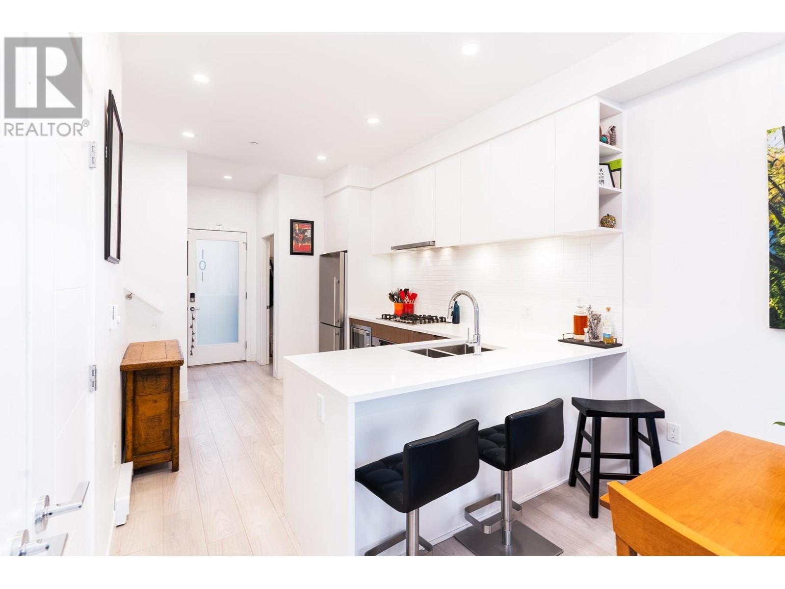 Listing Picture 7 of 25 : 101 321 E 16TH AVENUE, Vancouver / 溫哥華 - 魯藝地產 Yvonne Lu Group - MLS Medallion Club Member