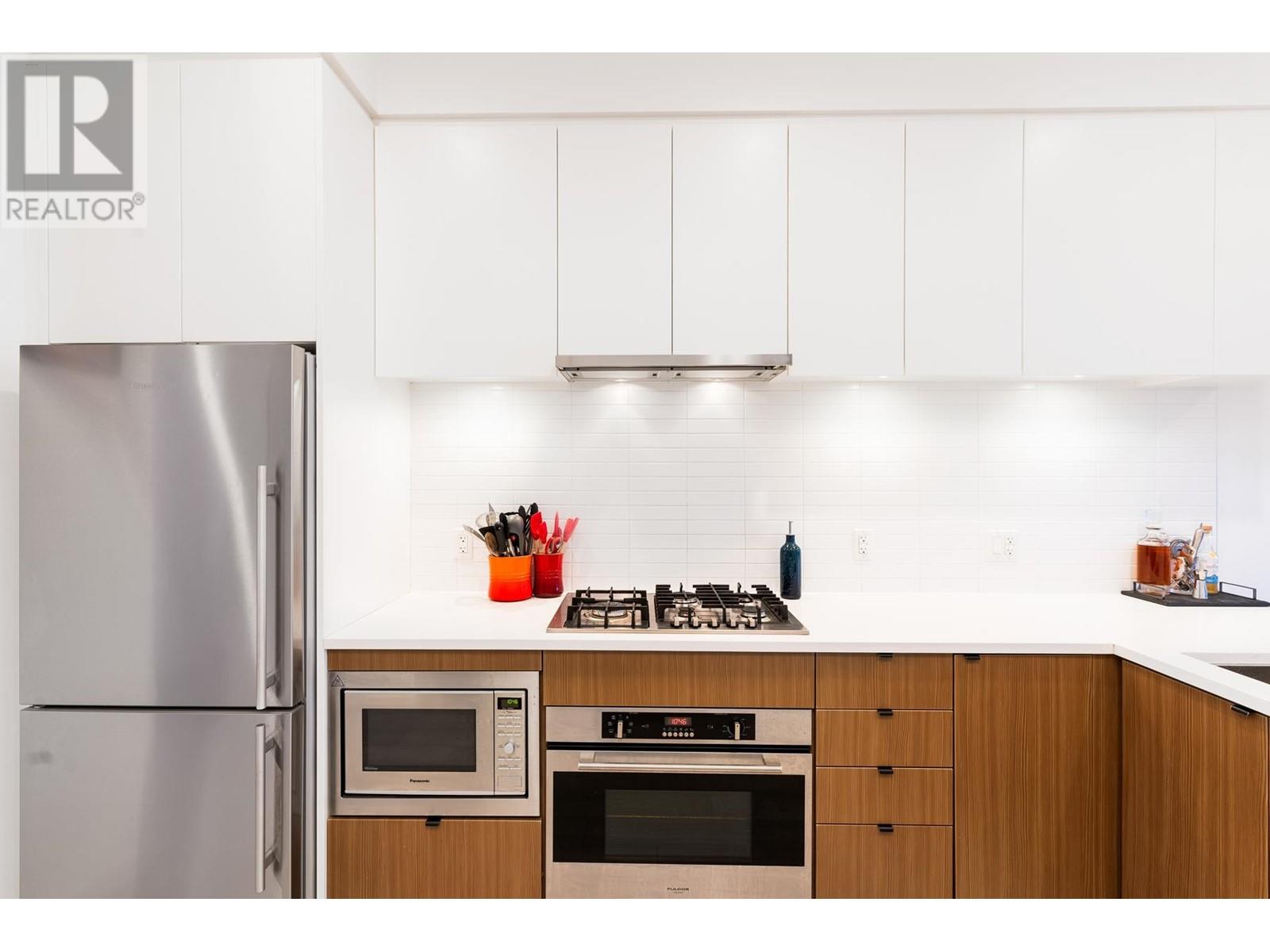 Listing Picture 8 of 25 : 101 321 E 16TH AVENUE, Vancouver / 溫哥華 - 魯藝地產 Yvonne Lu Group - MLS Medallion Club Member