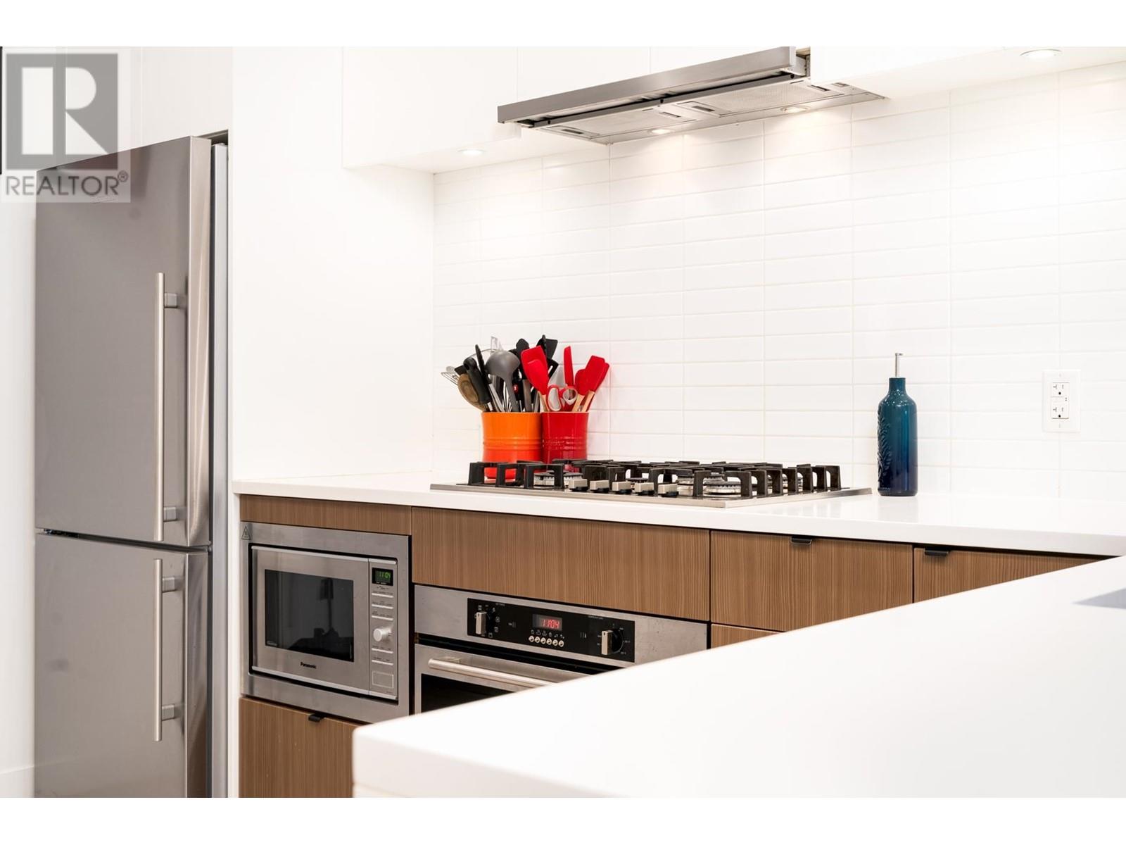 Listing Picture 9 of 25 : 101 321 E 16TH AVENUE, Vancouver / 溫哥華 - 魯藝地產 Yvonne Lu Group - MLS Medallion Club Member