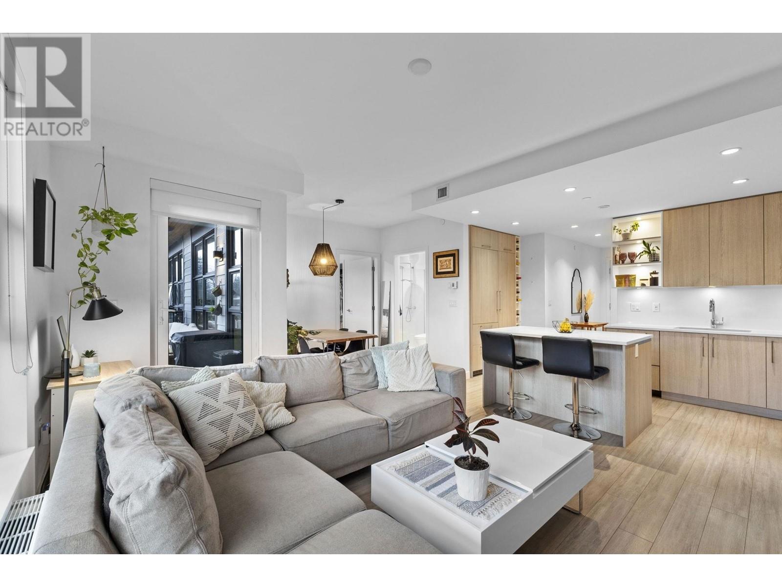 410 707 E 3rd Street, North Vancouver, British Columbia V7L 1G8 - Photo 4 - R2957897