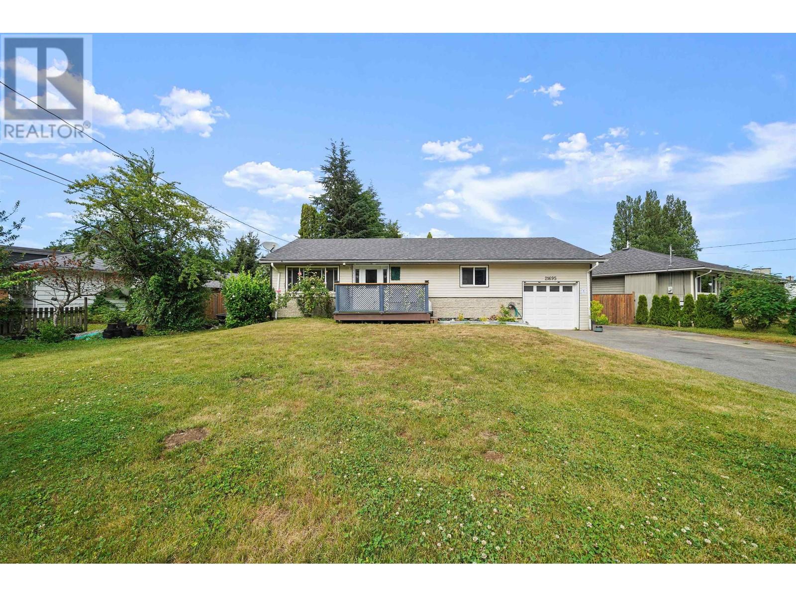 21695 122 Avenue, Maple Ridge, British Columbia  V2X 3X1 - Photo 1 - R2957891