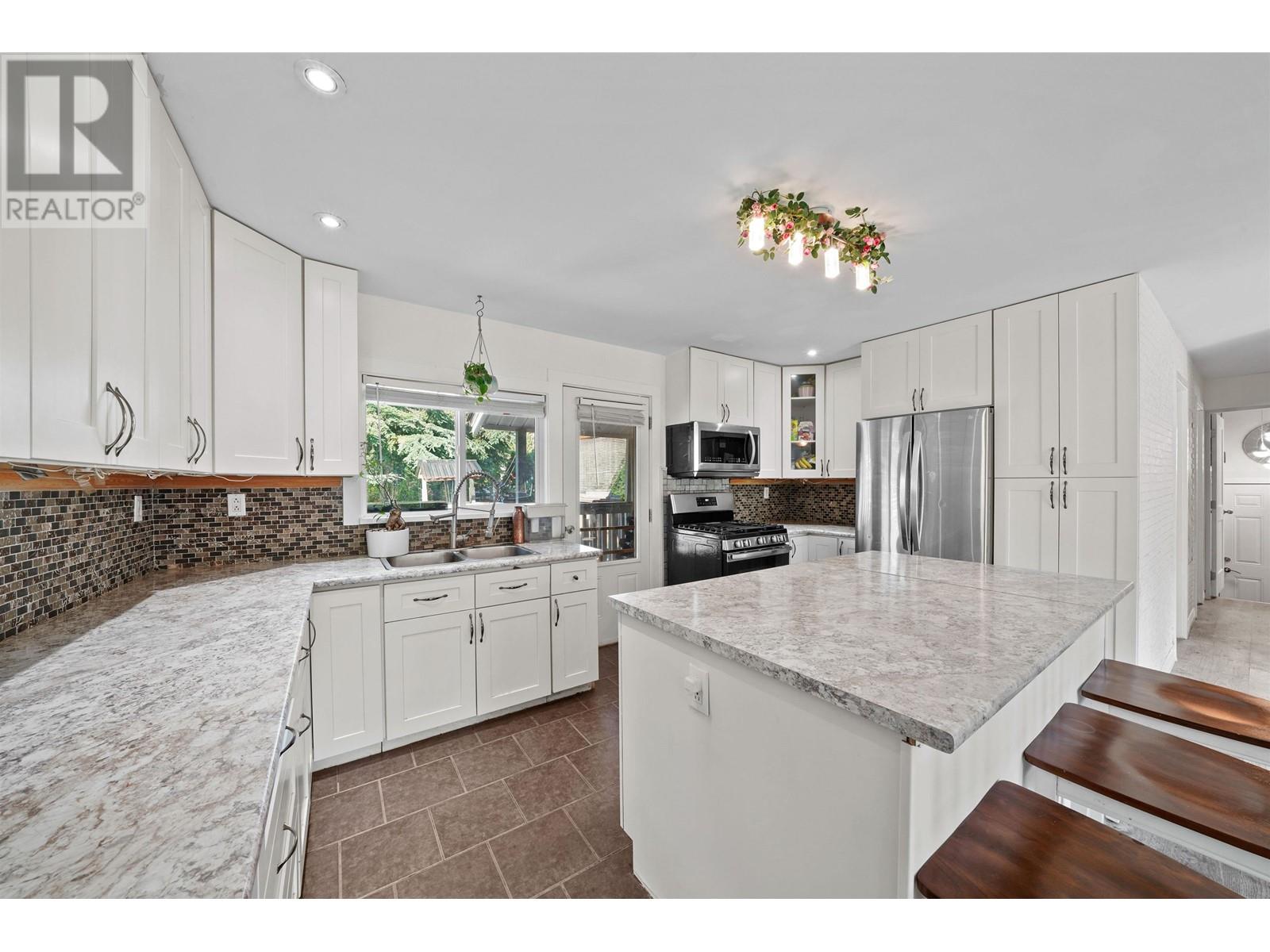 21695 122 Avenue, Maple Ridge, British Columbia  V2X 3X1 - Photo 10 - R2957891
