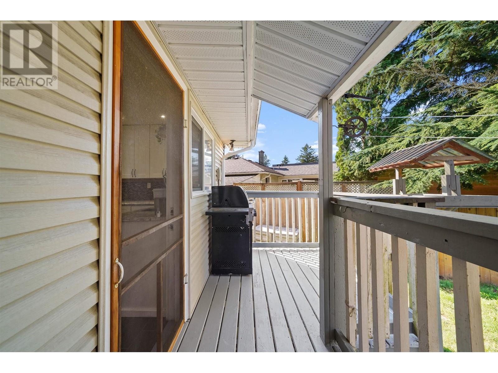 21695 122 Avenue, Maple Ridge, British Columbia  V2X 3X1 - Photo 32 - R2957891
